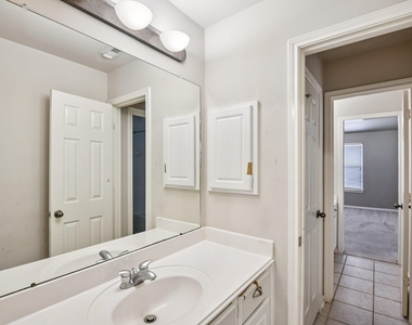 17711 Creek Bluff Lane - Photo Thumbnail 32