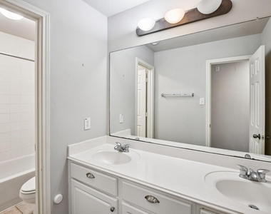 17711 Creek Bluff Lane - Photo Thumbnail 33