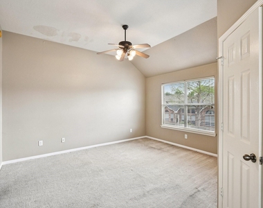 17711 Creek Bluff Lane - Photo Thumbnail 30