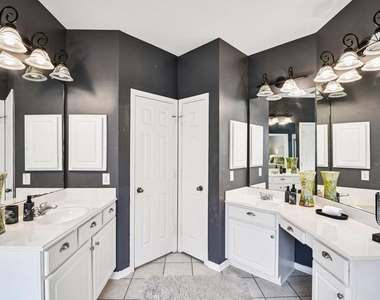 17711 Creek Bluff Lane - Photo Thumbnail 36