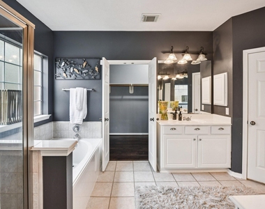 17711 Creek Bluff Lane - Photo Thumbnail 38