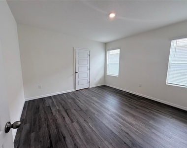 3057 Moulin Road - Photo Thumbnail 6