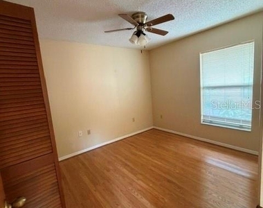 3207 Oakstand Lane - Photo Thumbnail 18