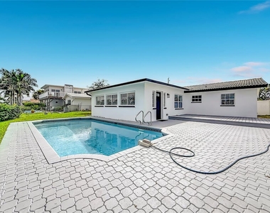 720 Capri Boulevard - Photo Thumbnail 43