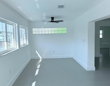 720 Capri Boulevard - Photo Thumbnail 23