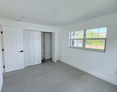 720 Capri Boulevard - Photo Thumbnail 10