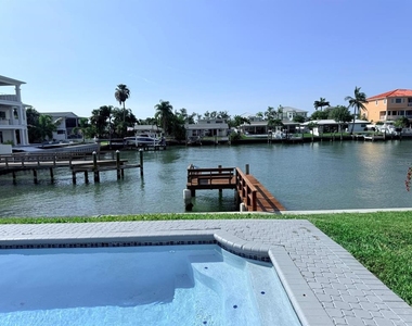 720 Capri Boulevard - Photo Thumbnail 36