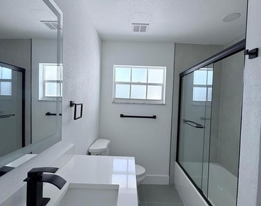 720 Capri Boulevard - Photo Thumbnail 18
