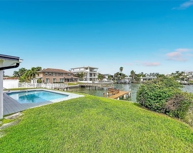 720 Capri Boulevard - Photo Thumbnail 46