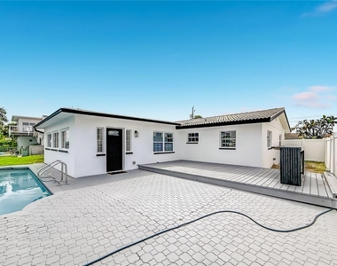 720 Capri Boulevard - Photo Thumbnail 41