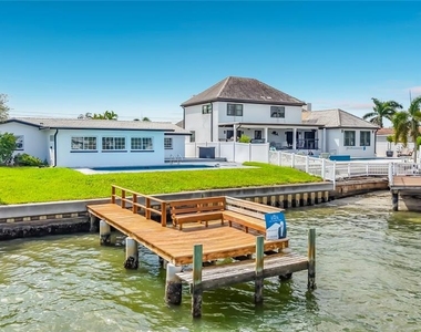 720 Capri Boulevard - Photo Thumbnail 57
