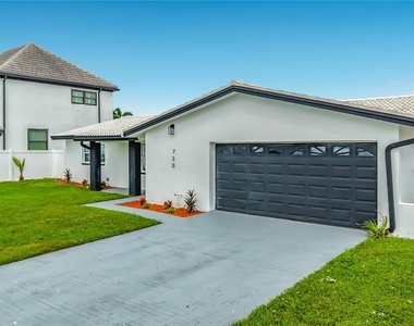 720 Capri Boulevard - Photo Thumbnail 1