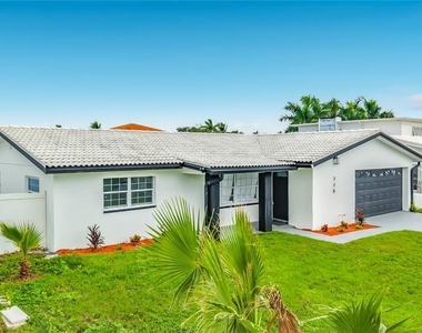 720 Capri Boulevard - Photo Thumbnail 2