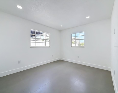 720 Capri Boulevard - Photo Thumbnail 30
