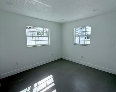 720 Capri Boulevard - Photo Thumbnail 11