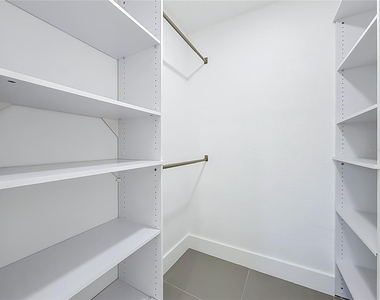 720 Capri Boulevard - Photo Thumbnail 27