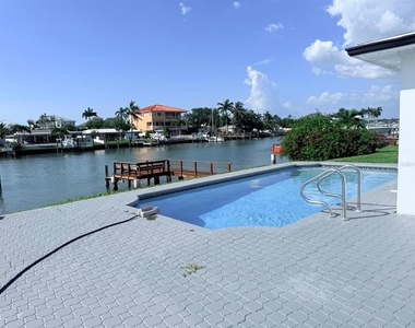 720 Capri Boulevard - Photo Thumbnail 35