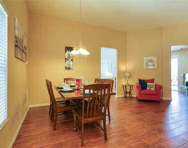 331 Henley Circle - Photo Thumbnail 2