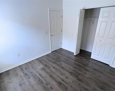 3637 Weatherfield Drive - Photo Thumbnail 16