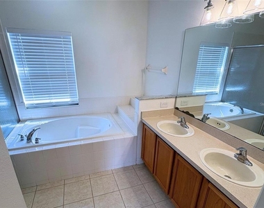 3637 Weatherfield Drive - Photo Thumbnail 11