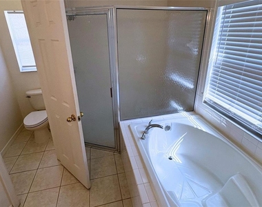 3637 Weatherfield Drive - Photo Thumbnail 12