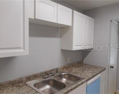 2929 W Oak Ridge Road - Photo Thumbnail 7