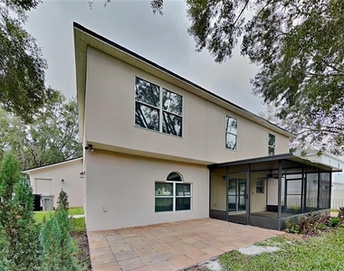1952 Alambra Circle - Photo Thumbnail 20
