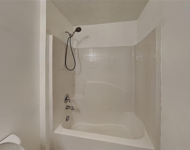 1952 Alambra Circle - Photo Thumbnail 21
