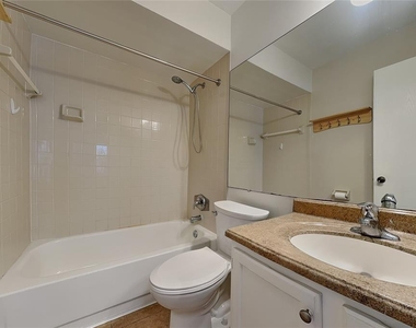 111 Hidden Arbor Court - Photo Thumbnail 6