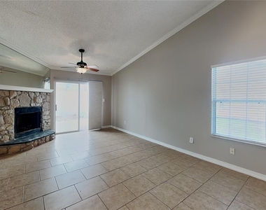 111 Hidden Arbor Court - Photo Thumbnail 4
