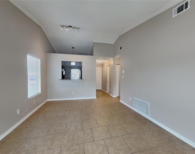 111 Hidden Arbor Court - Photo Thumbnail 5