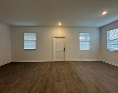 3118 Addison Boulevard - Photo Thumbnail 11
