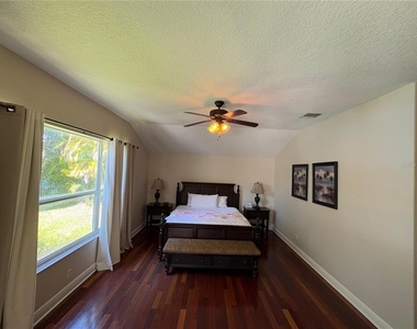 9718 Pineola Drive - Photo Thumbnail 19