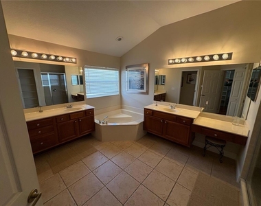 9718 Pineola Drive - Photo Thumbnail 27