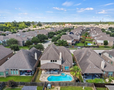 26111 Tintagel Lane - Photo Thumbnail 5