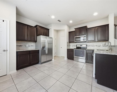 1096 Pavia Drive - Photo Thumbnail 3