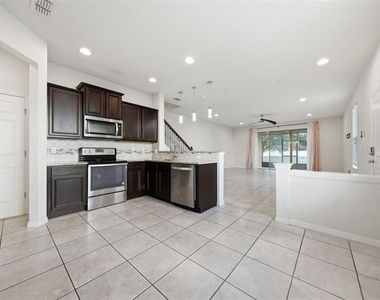 1096 Pavia Drive - Photo Thumbnail 4
