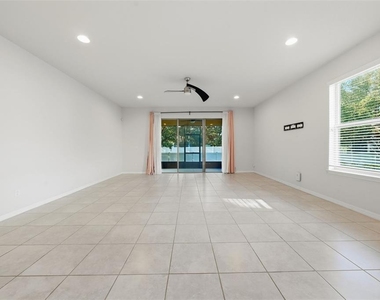 1096 Pavia Drive - Photo Thumbnail 8