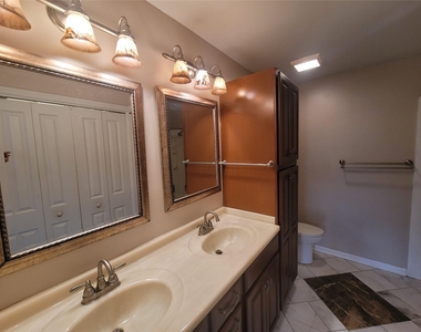 114 Dolphin Avenue - Photo Thumbnail 9