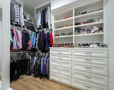 1147 Castellina Lane - Photo Thumbnail 18