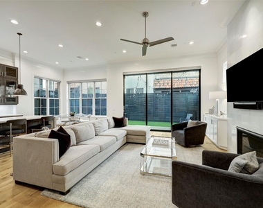 1147 Castellina Lane - Photo Thumbnail 6