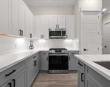 2906 Stevens Street - Photo Thumbnail 5