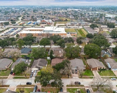 3902 Broken Elm Drive - Photo Thumbnail 31