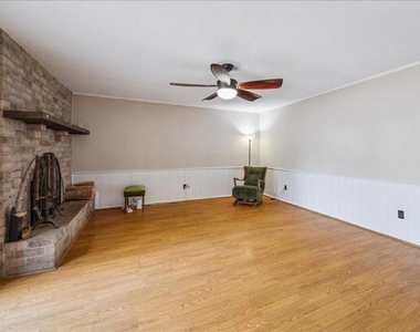 3902 Broken Elm Drive - Photo Thumbnail 8