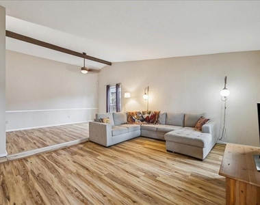 3902 Broken Elm Drive - Photo Thumbnail 6
