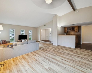 3902 Broken Elm Drive - Photo Thumbnail 4