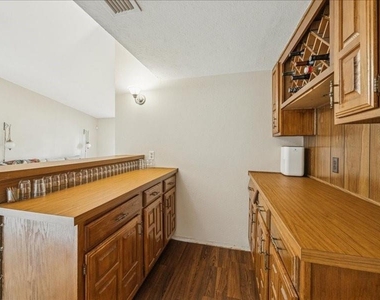 3902 Broken Elm Drive - Photo Thumbnail 12