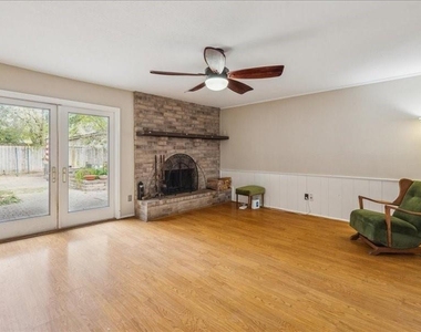 3902 Broken Elm Drive - Photo Thumbnail 9