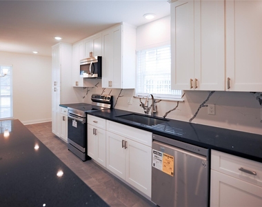 8006 Richmond Avenue - Photo Thumbnail 12