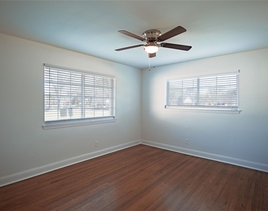 8006 Richmond Avenue - Photo Thumbnail 13